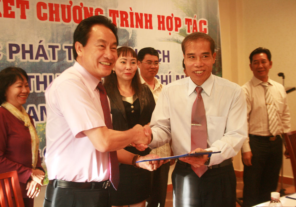 Cần thành lập &quot;cung đường du lịch&quot;