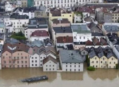 Hàng nghìn dân Đức, Hungary sơ tán vì lũ cao kỷ lục