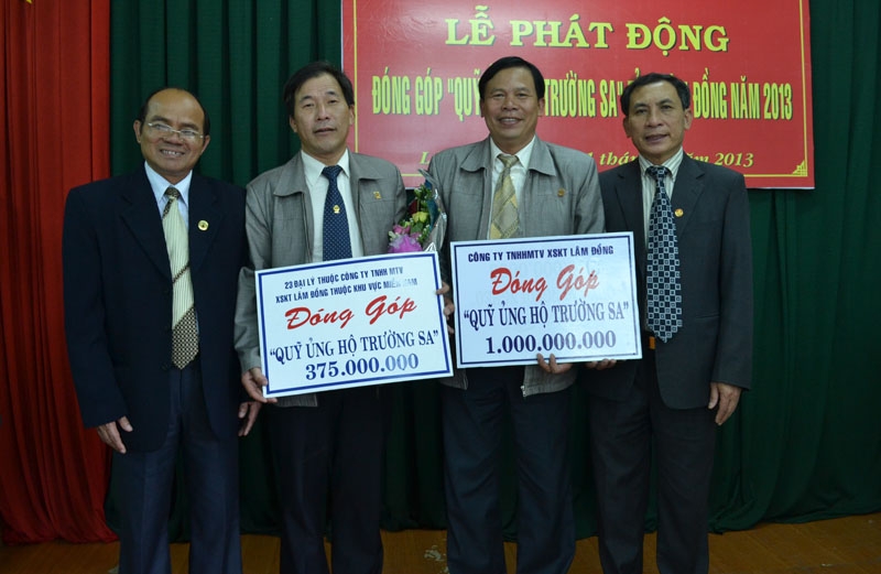 Phát động &quot;Quỹ ủng hộ Trường Sa&quot; năm 2013