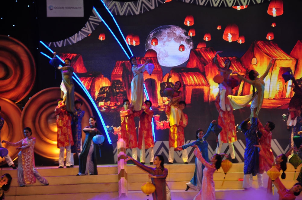 Cảnh khai mạc