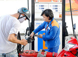 Một số lưu ý để tránh gian lận khi đổ xăng