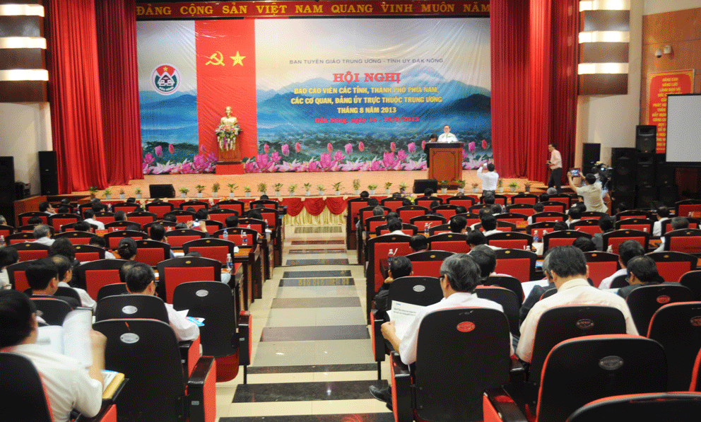 Hội nghị Báo cáo viên các tỉnh, thành phía Nam, các cơ quan, Đảng ủy trực thuộc TW