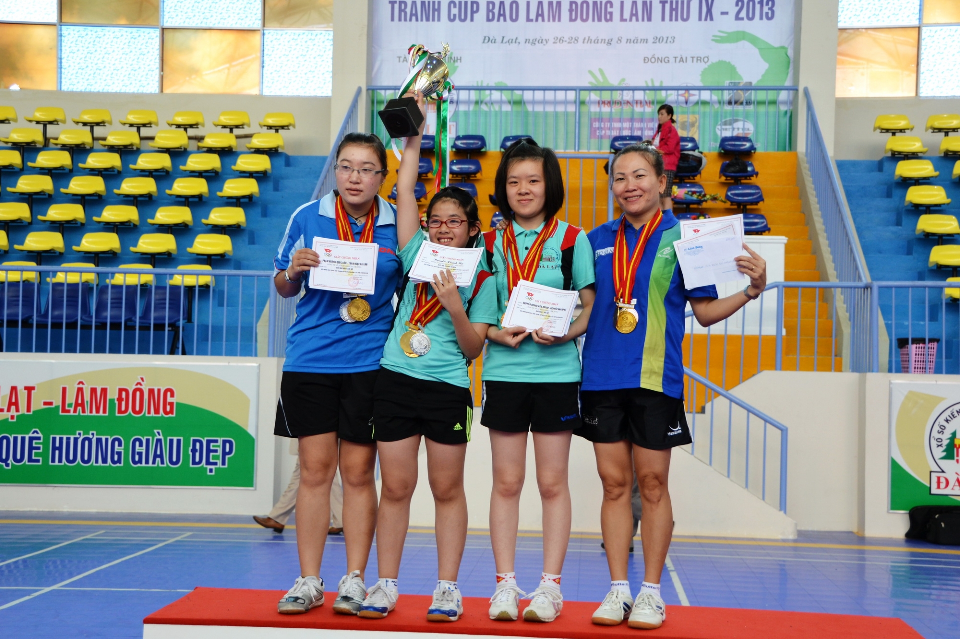 Giải bóng bàn vô địch toàn tỉnh tranh cúp Báo Lâm Đồng năm 2013: Đổi ngôi ngoạn mục