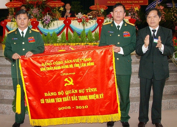 Thực hiện Nghị quyết 51 của Bộ Chính trị:  Công tác Đảng, công tác chính trị được tăng cường