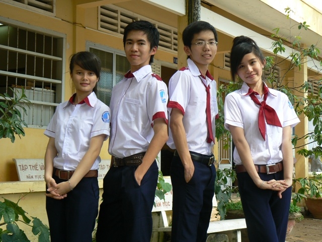 Không bắt buộc học sinh may đồng phục mới đầu năm học