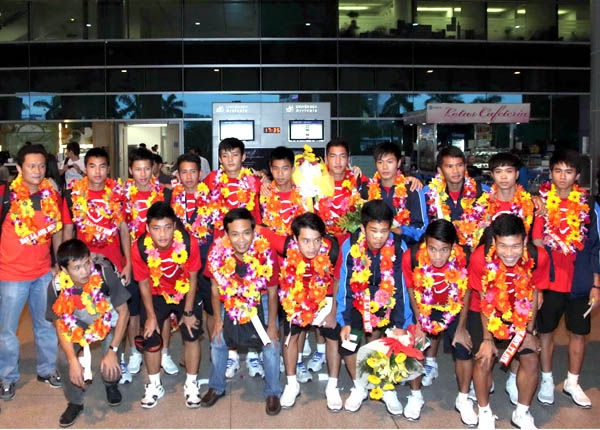 ĐT U19 Việt Nam được chào đón như nhà vô địch!