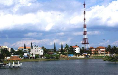 Bảo Lộc: Quan tâm phát triển Đảng trong vùng có đạo