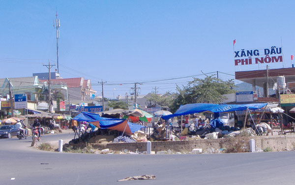 Chuyện ở… ngã ba