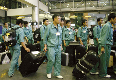 Lao động xuất khẩu bỏ trốn bị phạt 100 triệu đồng