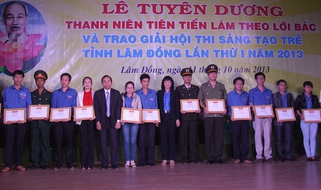 Tuyên dương thanh niên tiên tiến làm theo lời Bác