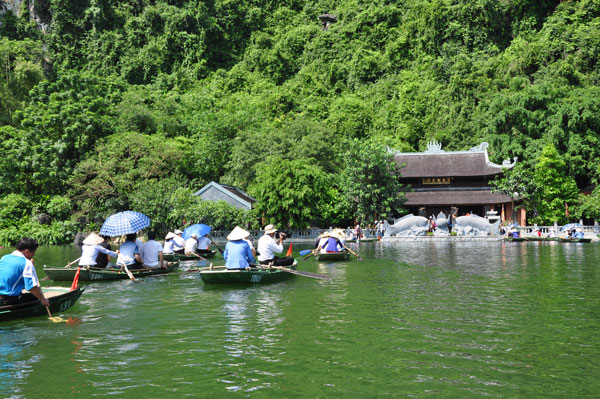 Về với Tràng An