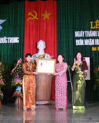Hội LHPN huyện Đức Trọng đón nhận Huân chương Lao động hạng Ba