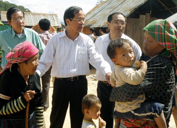 "Trồng người" vùng đất khó (bài 3)