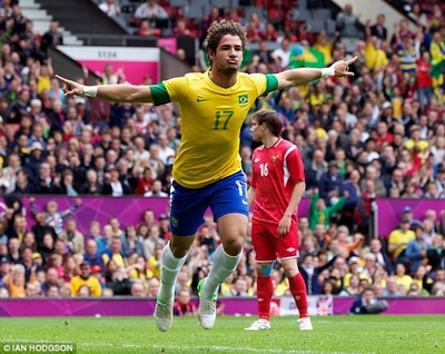Corinthians mở đường cho Pato tới Arsenal!