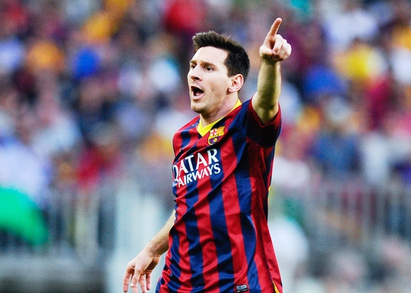 ... và các đồng đội như Sanchez, Tello.