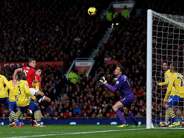 Kết quả đêm qua: M.U hạ gục Arsenal, Barca đại thắng