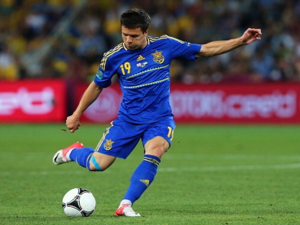 Tin tối 14/11: M.U quyết chiến Arsenal vì &quot;Messi Ukraine&quot;