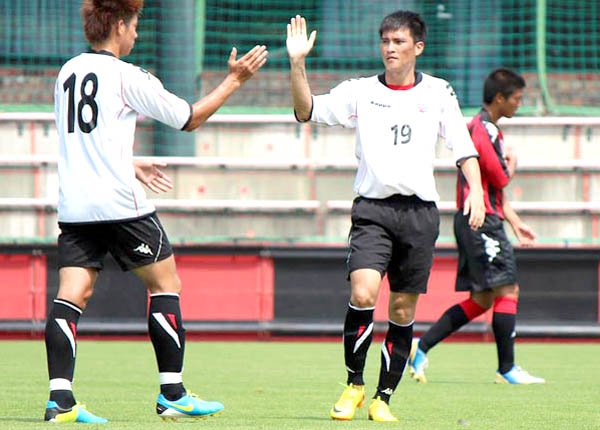 Từ thành công của Công Vinh tại Consadole Sapporo: Giấc mơ xuất khẩu cầu thủ