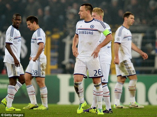 Chelsea và Barcelona thua sốc, &quot;bảng tử thần&quot; căng thẳng