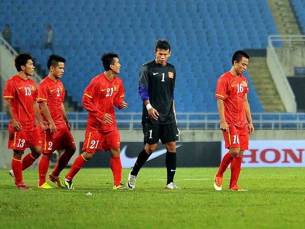 Tin tối 28/11: Tuyển Việt Nam tụt hạng, Giggs được ngợi ca