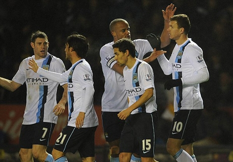 Man City vào bán kết, Chelsea bị loại cay đắng