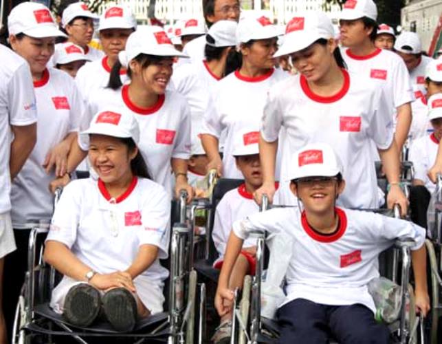 Quan tâm chăm sóc, giúp đỡ và kiên trì đấu tranh đòi công lý cho nạn nhân da cam