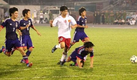 U19 Việt Nam quyết có điểm trước U19 Tottenham