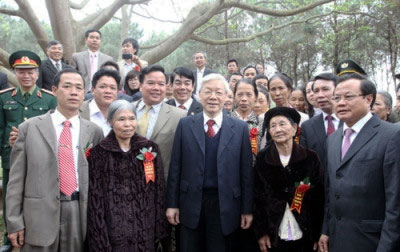 Tổng Bí thư Nguyễn Phú Trọng dự Lễ kỷ niệm 45 năm Bác Hồ trồng cây đa tại huyện Ba Vì, Hà Nội