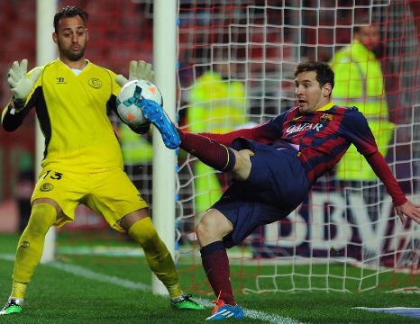 Real Sociedad - Barcelona: Có quà cho khách
