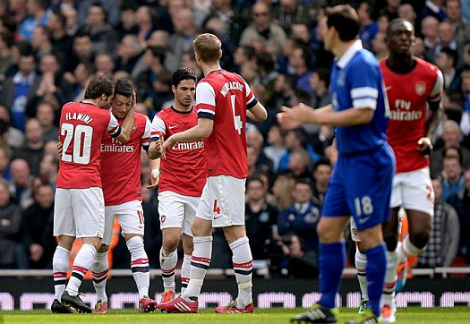 Đè bẹp Everton, Arsenal giành vé vào bán kết FA Cup