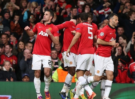 Van Persie thăng hoa, M.U ngược dòng kì diệu
