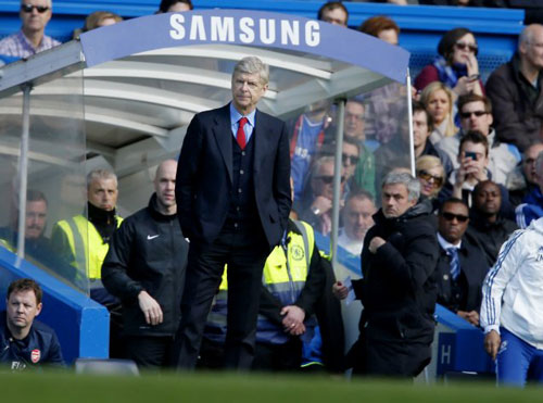 Thua thảm Chelsea, Giáo sư Wenger nổi giận bỏ họp báo