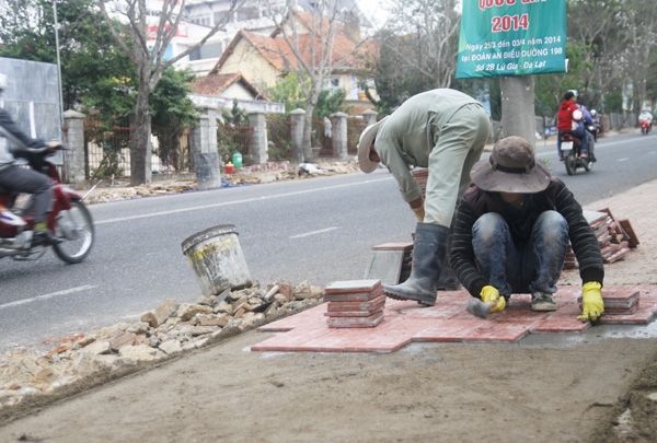 Đà Lạt: Tu sửa vỉa hè làm đẹp thành phố