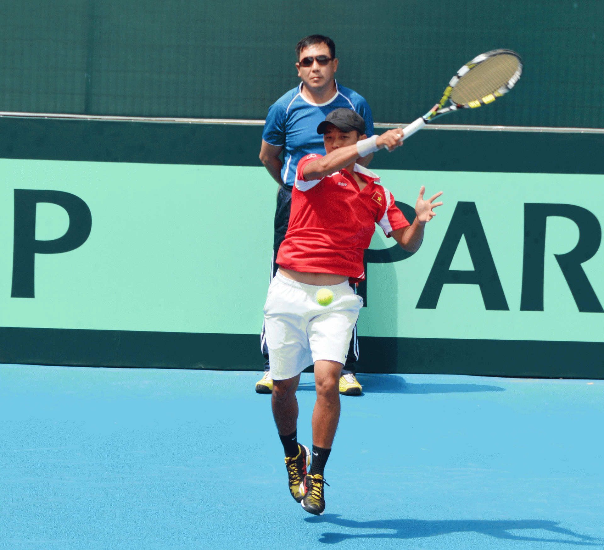 Davis Cup: Đà Lạt mưa lớn, trận đơn thứ hai phải tạm hoãn