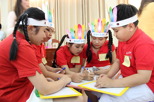 Khuyến khích học sinh tiểu học học tiếng Anh