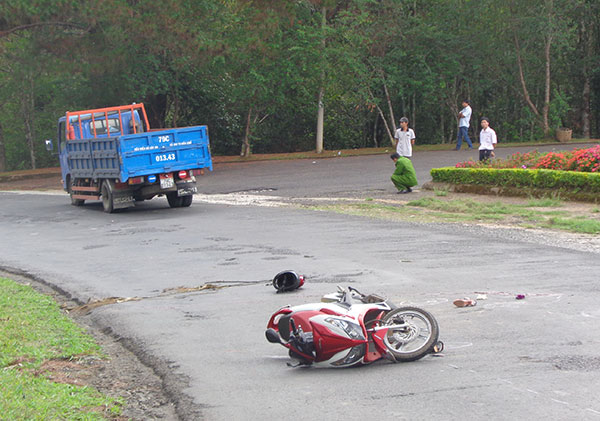 Đà Lạt: Tai nạn trên đèo Prenn, một người chết