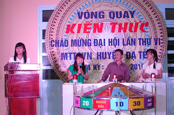 "Chiếc nón kỳ diệu" về với thôn, buôn