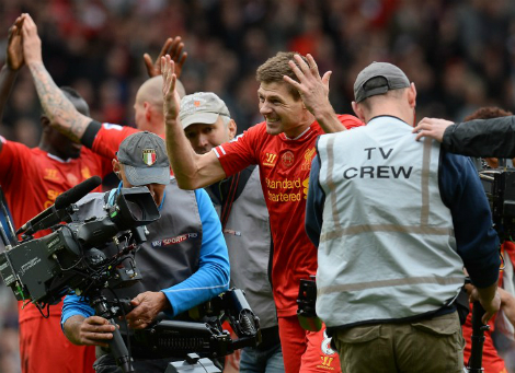 Gerrard khóc nức nở sau trận thắng Man City