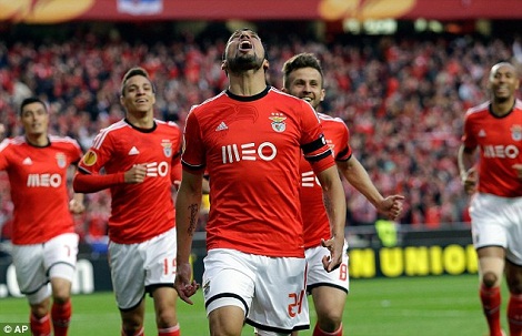 Bán kết Europa League: Juve "phơi áo" ở Da Luz