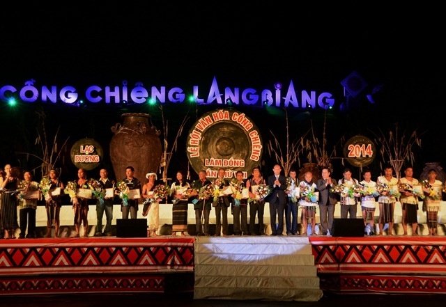 Chiêng gọi từ &quot;Núi Mẹ&quot;