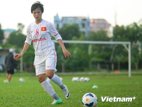 Ngô Minh Nguyệt đang là ngôi sao hàng đầu của đội tuyển, niềm hi vọng trên hàng công. (Ảnh: Minh Chiến/Vietnam+)