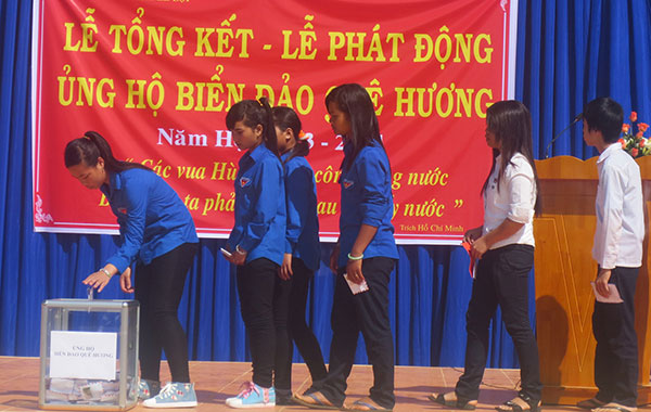 Giáo viên hướng về biển đảo quê hương