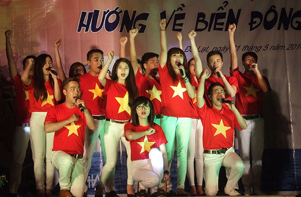 Đêm thơ nhạc hướng về biển Đông