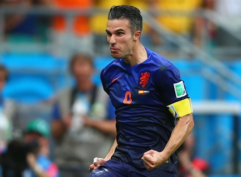 Lập cú đúp, Van Persie góp công lớn vào chiến thắng của Hà Lan