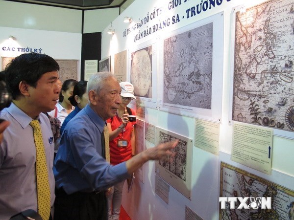 Phản đối Trung Quốc xây dựng trường học trên đảo Phú Lâm