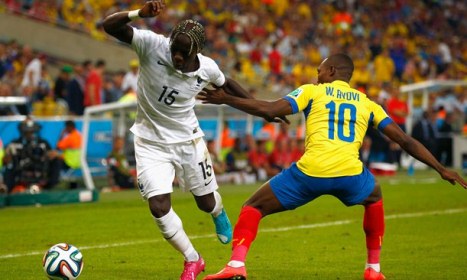 Ecuador bị loại, Thụy Sỹ giành vé đi tiếp
