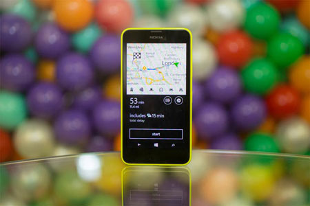 Khám phá &quot;dế&quot; Lumia 630 giá mềm