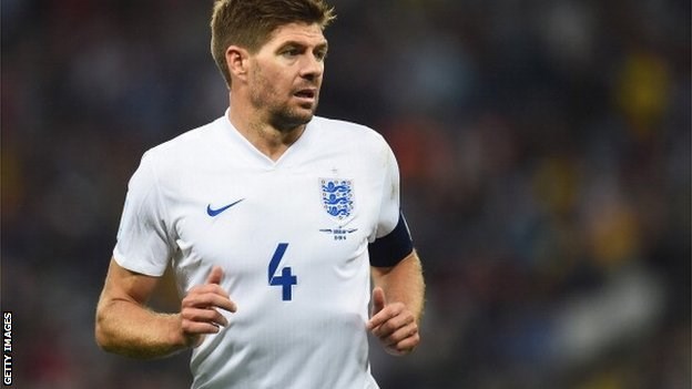 Steven Gerrard gây bất ngờ khi nói lời chia tay đội tuyển Anh