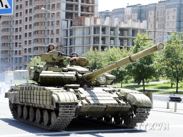 Thủ tướng Ukraine Arseny Yatseniuk đệ đơn từ chức lên quốc hội