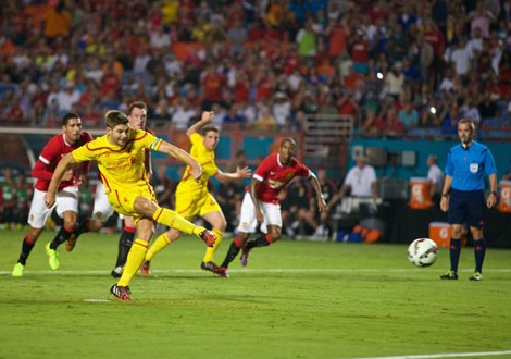 Hạ Liverpool, Van Gaal giành cúp đầu tay ở M.U